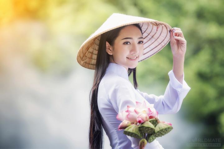 Có 1 kiểu áo quốc dân, dù - Cảm hứng video marketing từ Hotspot Matrix