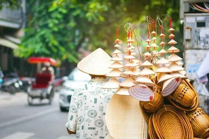 Gỗ và Video: Kết nối nghệ thuật truyền thống với công nghệ hiện đại